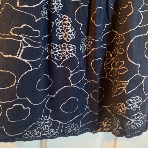 Excellent condition size large splendid tank top. Navy with a silver design. - Picture 3 of 3